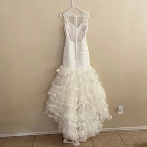 Elegant White Lace Wedding Dress